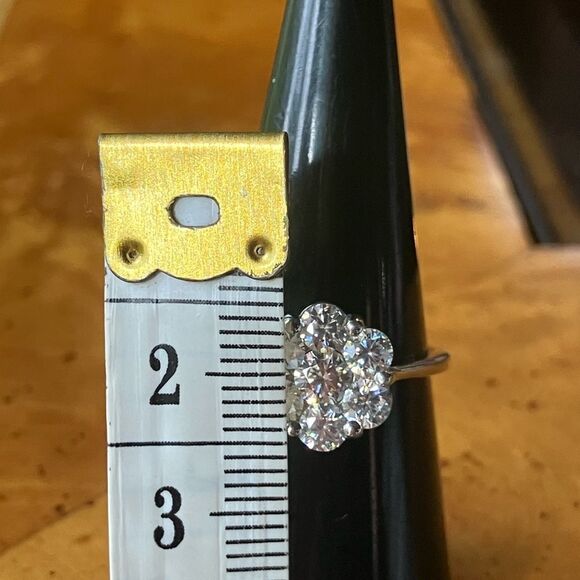 Genuine Moissanite Sterling Silver Ring Size 7 - Picture 7 of 9